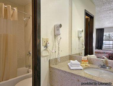 Days Inn By Wyndham Centerville Номер фото